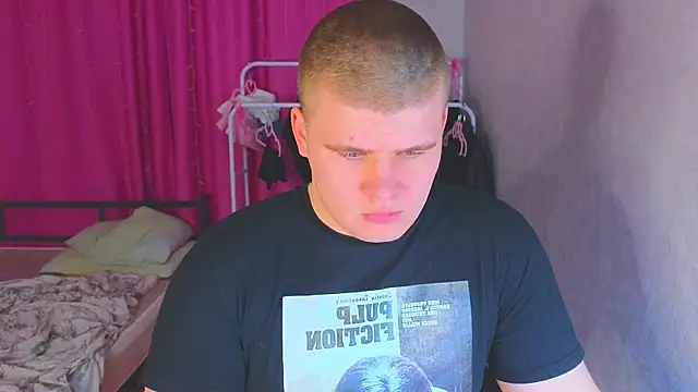 kittenmurr online show from March 29, 9:15 pm