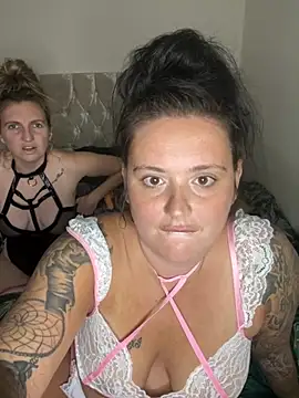 Snapshot of Charsworld chatting on October 24, 6:04 pm Charsworld online show from October 24, 6:04 pm