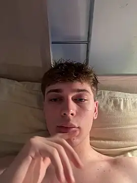 Snapshot of Fappatore_Nato05 chatting on September 14, 1:10 pm Fappatore Nato05 online show from September 14, 1:10 pm