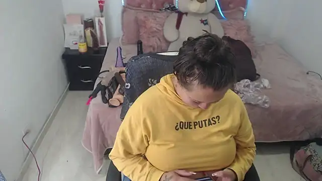 patty squirt  online show from April 13, 11:37 am