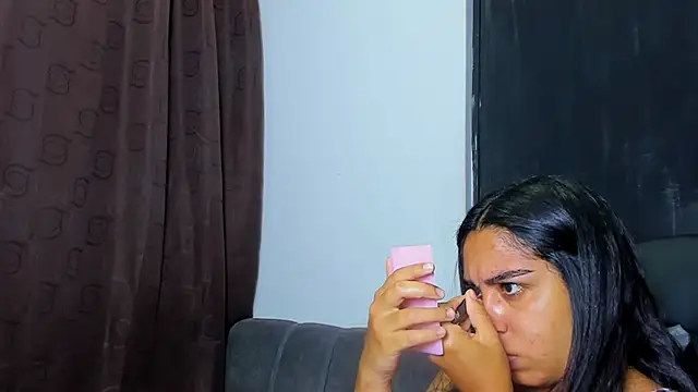 violet and myers online show from April 11, 6:34 pm