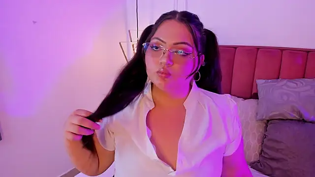 Snapshot of Tessa_Sinclaire chatting on October 4, 8:29 pm Tessa Sinclaire online show from October 4, 8:29 pm