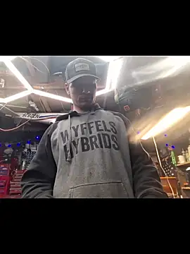 twistafatpipe online show from April 7, 8:09 pm