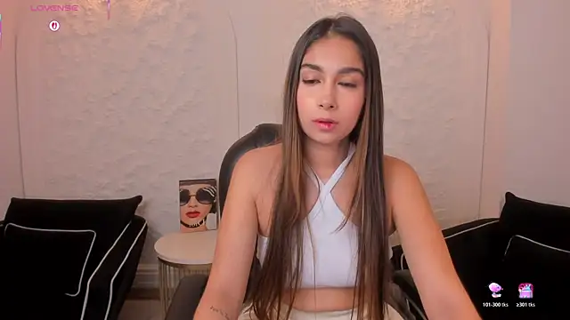 Snapshot of VeronicaBlue chatting on July 29, 9:40 am VeronicaBlue online show from July 29, 9:40 am