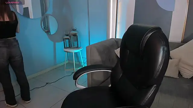 LizzCooper online show from November 30, 5:28 pm