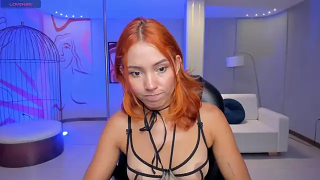 AmberColors  online show from November 5, 7:25 pm