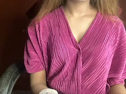 heartless Queen online show from November 20, 5:18 am