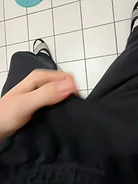 Snapshot of Dicksxd chatting on February 11, 4:50 am Dicksxd online show from February 11, 4:50 am