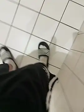 Snapshot of Dicksxd chatting on February 26, 5:56 pm Dicksxd online show from February 26, 5:56 pm