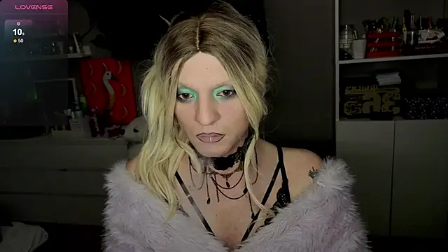 Snapshot of Kkkylie chatting on February 23, 10:07 pm Kkkylie online show from February 23, 10:07 pm