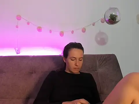 katalella brown1 online show from October 6, 11:29 am