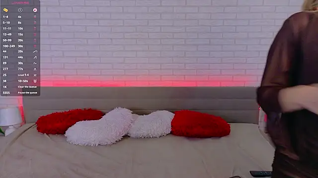 Snapshot of evafolver chatting on February 25, 9:19 am evafolver online show from February 25, 9:19 am