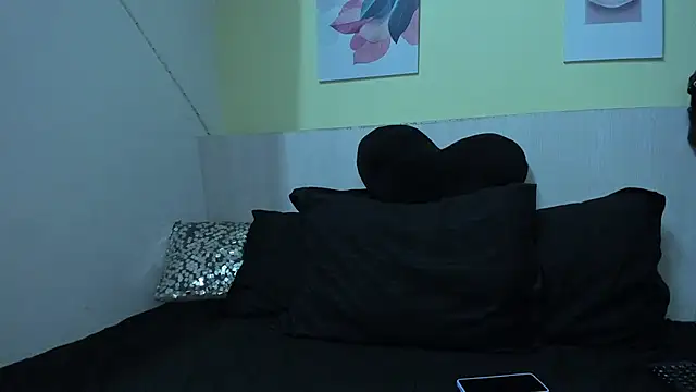 AtheneaArbelaez  online show from September 15, 12:49 pm