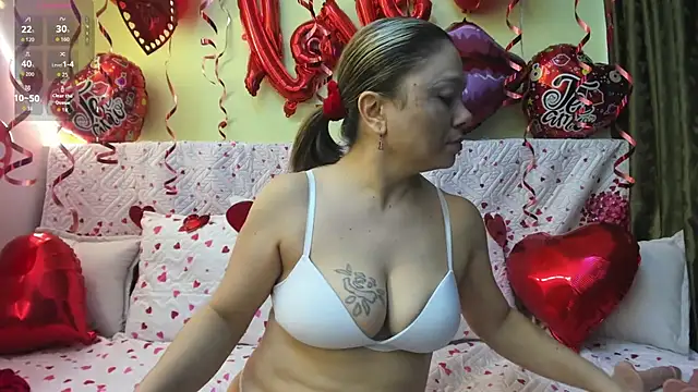 AtheneaArbelaez  online show from September 21, 12:51 pm