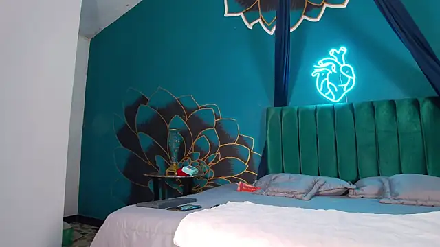 Snapshot of Maylu_Fox chatting on November 7, 3:34 pm Maylu Fox online show from November 7, 3:34 pm