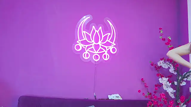 Snapshot of Maylu_Fox chatting on January 10, 12:18 pm Maylu Fox online show from January 10, 12:18 pm