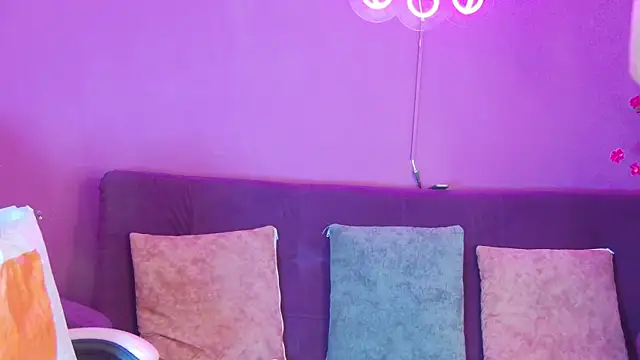 Snapshot of Maylu_Fox chatting on January 11, 3:06 pm Maylu Fox online show from January 11, 3:06 pm