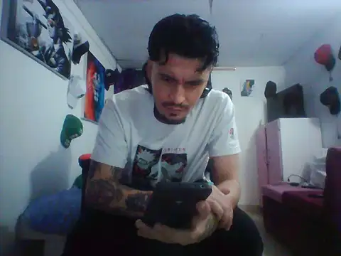 Snapshot of vegato_21 chatting on March 27, 11:48 pm vegato 21 online show from March 27, 11:48 pm