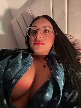 Snapshot of Linda_Saenz_ chatting on June 7, 7:56 am Linda Saenz online show from June 7, 7:56 am