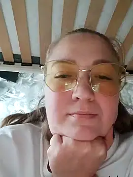 Kiss Eva online show from November 2, 1:35 pm