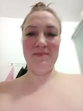 Kiss Eva online show from April 6, 6:42 pm