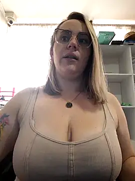 CurvyLust x online show from November 28, 3:36 pm