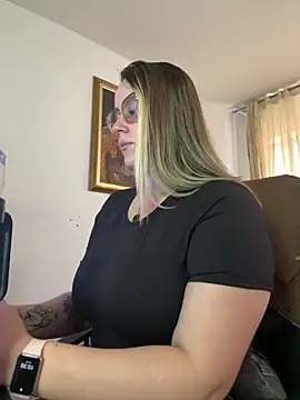 CurvyLust x online show from May 28, 3:31 pm