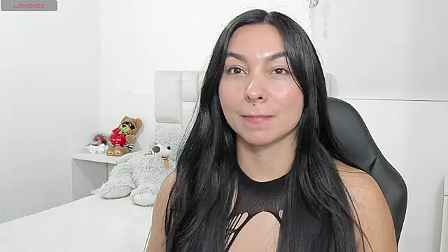 Snapshot of Ms_milarose chatting on June 5, 6:52 am Ms milarose online show from June 5, 6:52 am