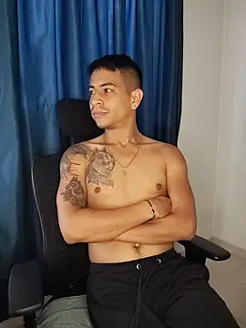 Juann-cock online show from December 17, 1:50 pm