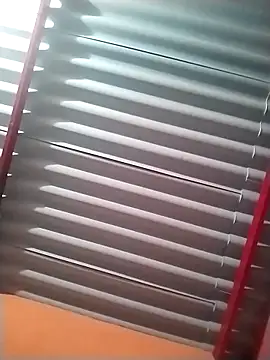 Snapshot of KingMaxiZ chatting on October 17, 6:05 am KingMaxiZ online show from October 17, 6:05 am