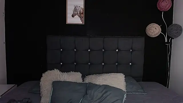 nicolee 8 online show from November 8, 2:28 pm