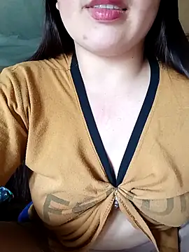 quynhkoolbae online show from April 7, 6:03 am