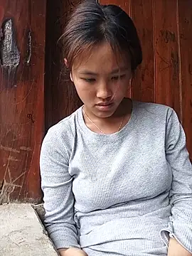 Snapshot of May_nhi chatting on June 13, 3:37 am May nhi online show from June 13, 3:37 am