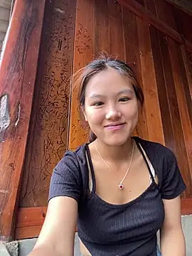 Snapshot of May_nhi chatting on July 3, 1:34 am May nhi online show from July 3, 1:34 am