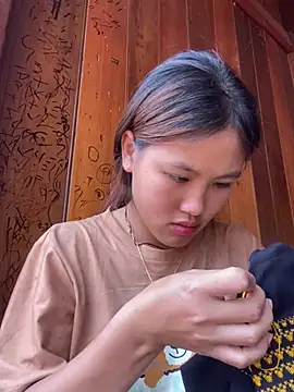 Snapshot of May_nhi chatting on August 4, 7:55 am May nhi online show from August 4, 7:55 am