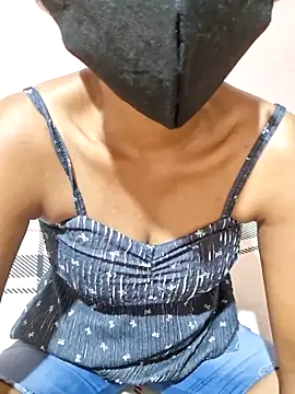 Snapshot of sunny_sweet chatting on June 19, 10:30 am sunny sweet online show from June 19, 10:30 am