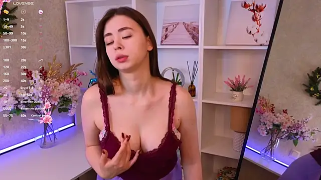 TraciMyntti online show from January 12, 1:22 am