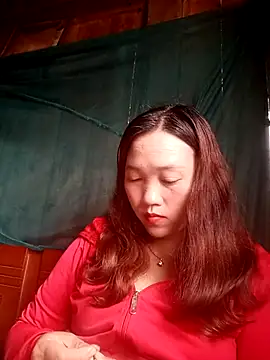 Snapshot of miumiu_00 chatting on December 5, 4:10 am miumiu 00 online show from December 5, 4:10 am