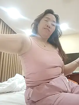 Snapshot of miumiu_00 chatting on December 16, 10:48 pm miumiu 00 online show from December 16, 10:48 pm