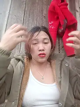 Snapshot of miumiu_00 chatting on January 6, 6:50 am miumiu 00 online show from January 6, 6:50 am