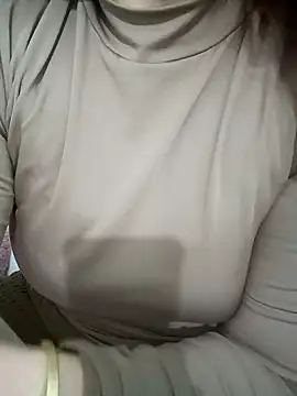 Snapshot of miumiu_00 chatting on January 12, 1:27 pm miumiu 00 online show from January 12, 1:27 pm