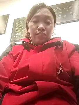 Snapshot of miumiu_00 chatting on February 22, 1:31 pm miumiu 00 online show from February 22, 1:31 pm