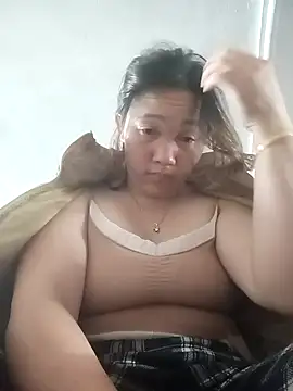 Snapshot of miumiu_00 chatting on February 24, 1:20 pm miumiu 00 online show from February 24, 1:20 pm