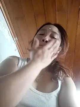 Snapshot of miumiu_00 chatting on March 6, 9:28 am miumiu 00 online show from March 6, 9:28 am