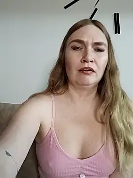 KisaVixen online show from April 4, 6:38 pm