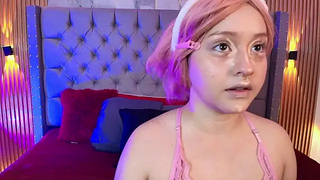 Suxan White  online show from January 17, 12:43 pm