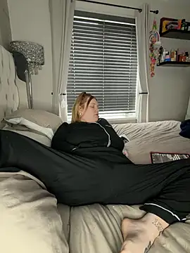 Snapshot of MysteriousMylaX chatting on March 5, 10:22 am MysteriousMylaX online show from March 5, 10:22 am