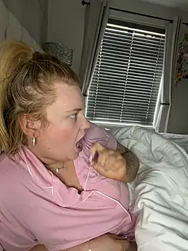 Snapshot of MysteriousMylaX chatting on March 29, 1:33 pm MysteriousMylaX online show from March 29, 1:33 pm