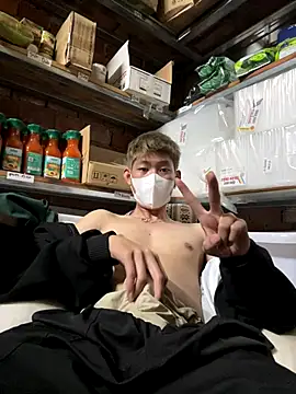 linh21107 online show from December 3, 1:57 am