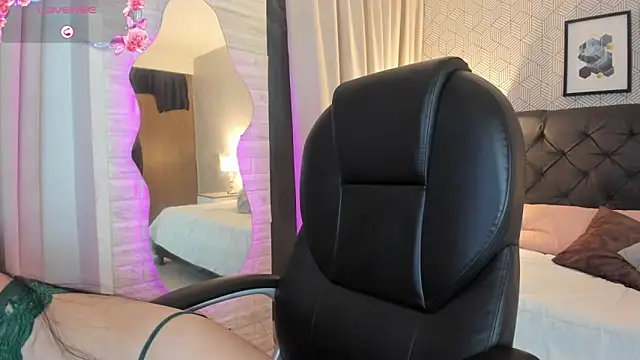 Snapshot of celeste__clark chatting on October 2, 12:12 pm celeste clark online show from October 2, 12:12 pm